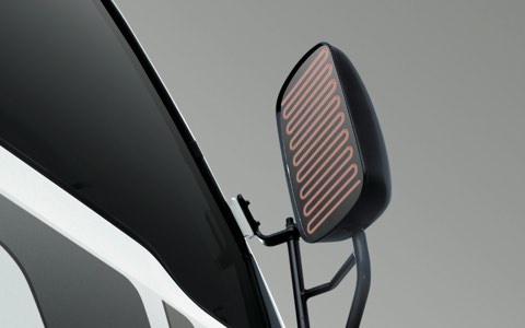 Wide outside mirrors with heating function