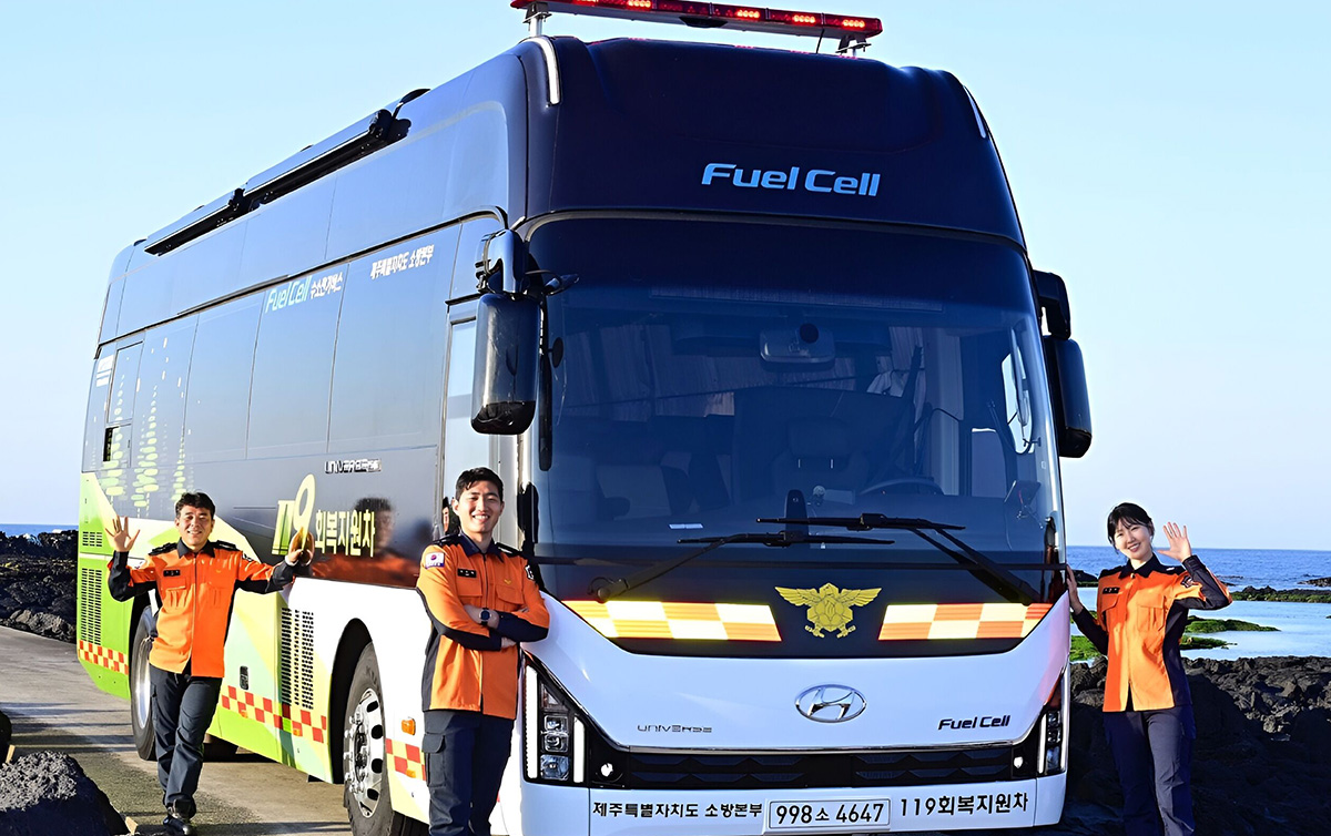 Hyundai Motor Group Donates Hydrogen Fuel Cell Support Bus for Firefighters’ Recovery in the Line of Duty