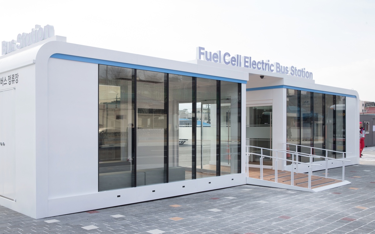 fuel cell electric vehicle img1