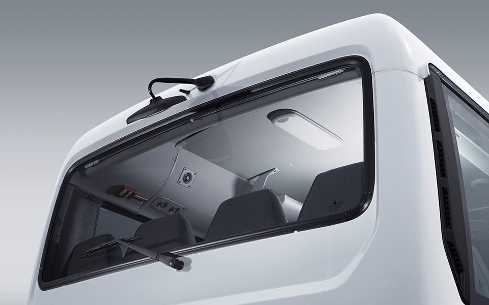 Ventana trasera para un efecto amplio y estable